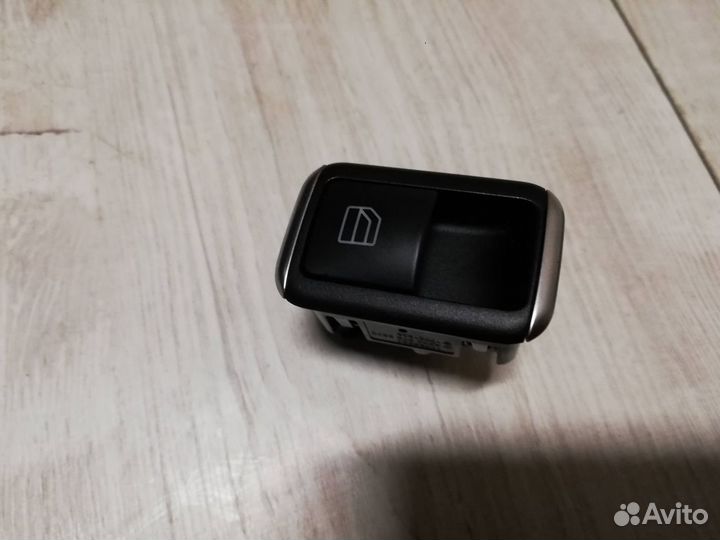 Кнопка стеклоподъёмника Mercedes W204
