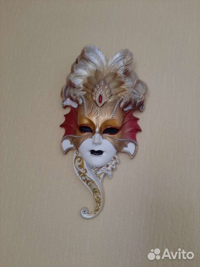 Маска декоративная