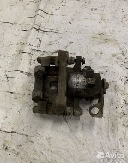 Задний правый супорт Citroen c4 купе