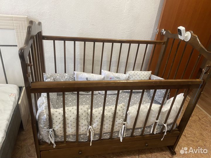 Продам детскую кроватку 2 в 1