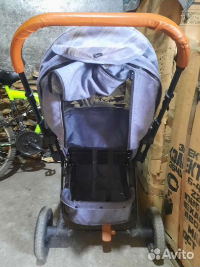 Прогулочная коляска