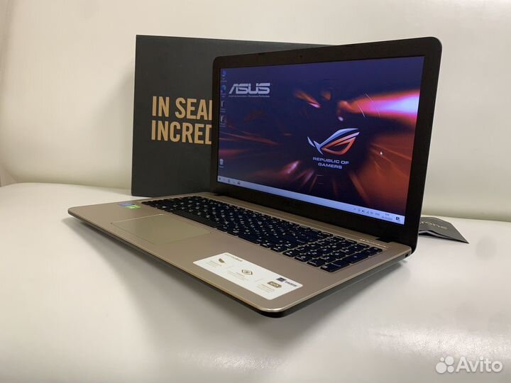 Ноутбук asus 4 ядра /GT920MX 2Gb в отличном