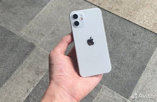 iPhone 12, 64 ГБ