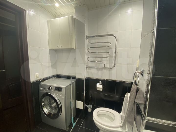 2-к. квартира, 60 м², 1/9 эт.