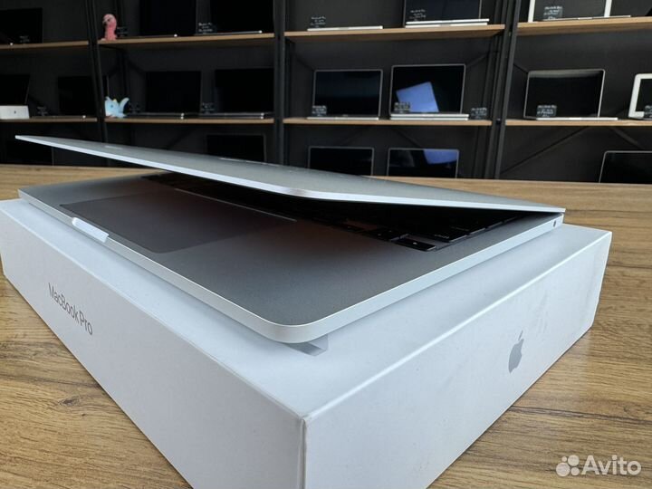 MacBook Pro 13 2022 m2 26 циклов