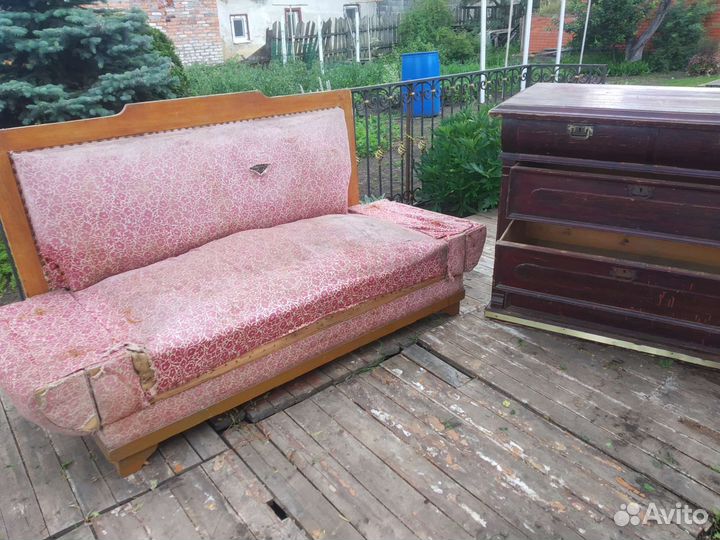 Сталинский диван,комод,этажерка