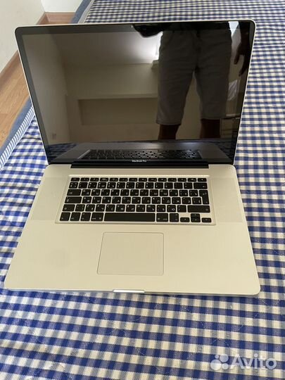 Apple MacBook Pro 17