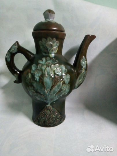 Кувшины,чашка с блюдцем,сахарница