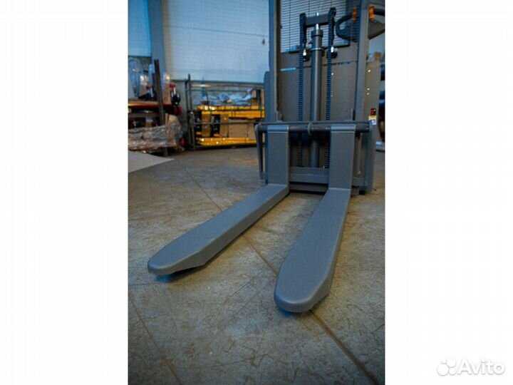 Штабелёр электрический xilin