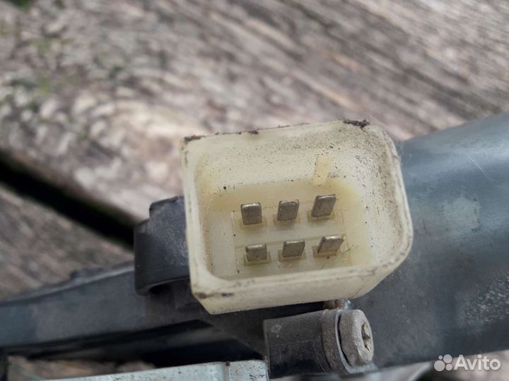 Стеклоподъёмник передний Mercedes C180 W202