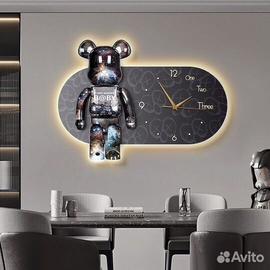 Часы настенные Bearbrick с подсветкой