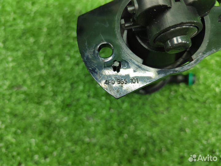 Форсунка омывателя фары левая Audi A6 C6 4F дорест