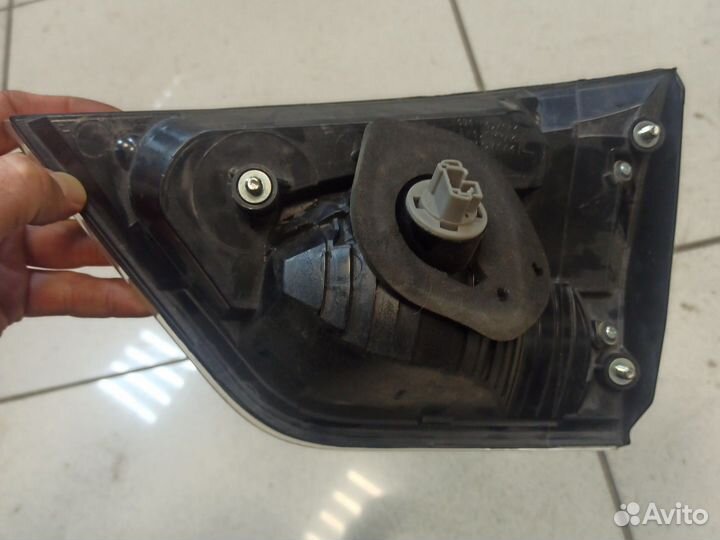 Задний левый внутренний фонарь outlander xl