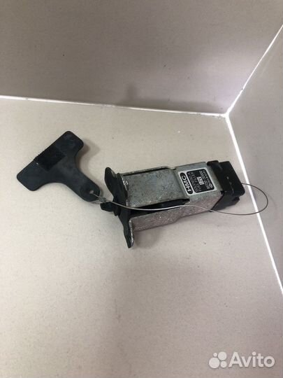 Активатор замок лючка бензобака Hyundai Sonata EF