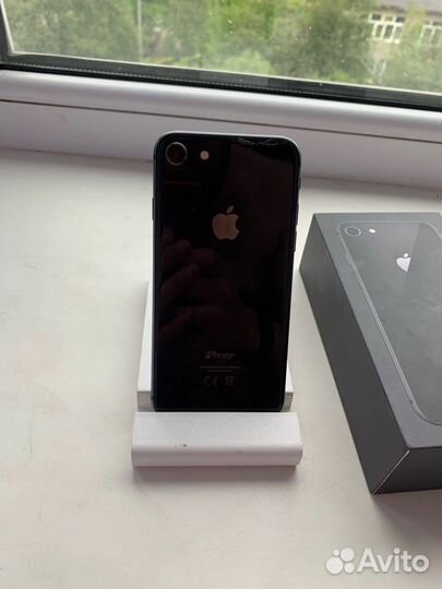 Телефон iPhone 8 64 gb