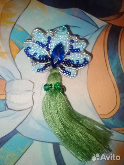 Брошь восточный лотос с кисточкой