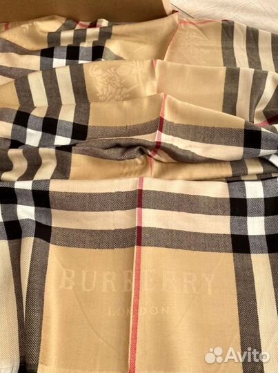 Женский шарф Burberry