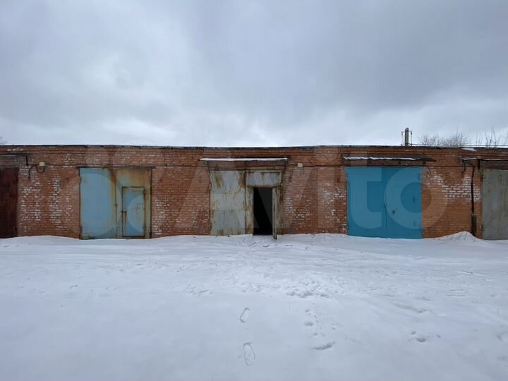 Гараж, > 30 м²