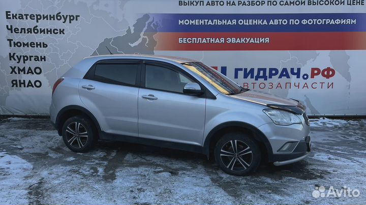 Обшивка багажника правая SsangYong Actyon New 7743334000