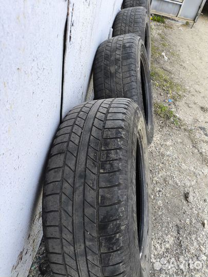 Goodyear Wrangler HP All Weather 235/65 R17 104V