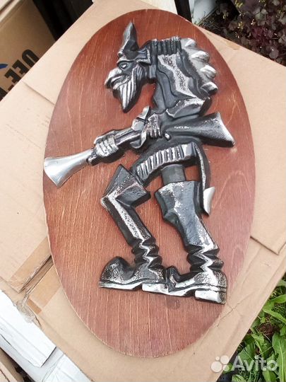 Монстр настенный, подвесной