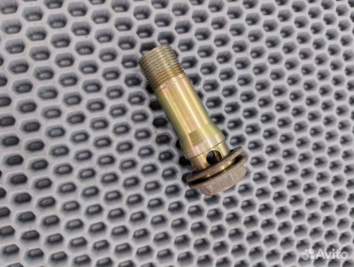 Yamaha YZF R1 2004-2005 болт масло-радиатора