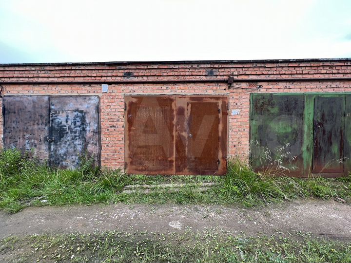 Гараж, > 30 м²