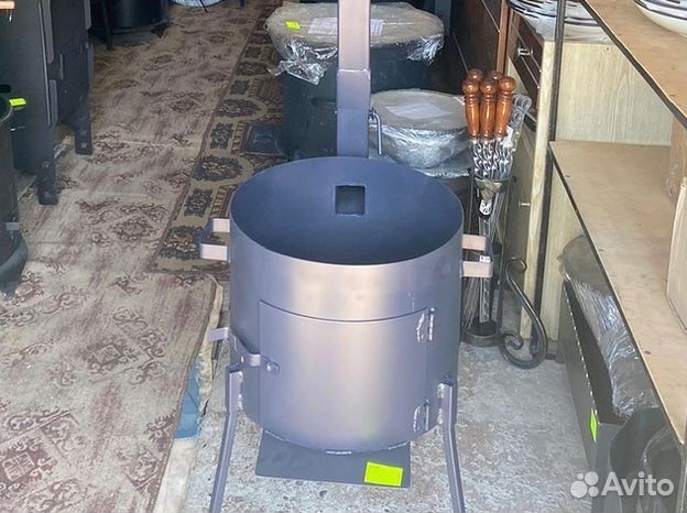 Очаг для казана с трубой и дверцей