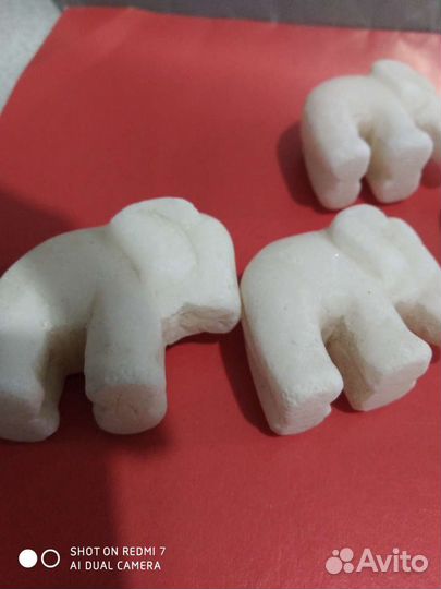 7 слоников из мрамора