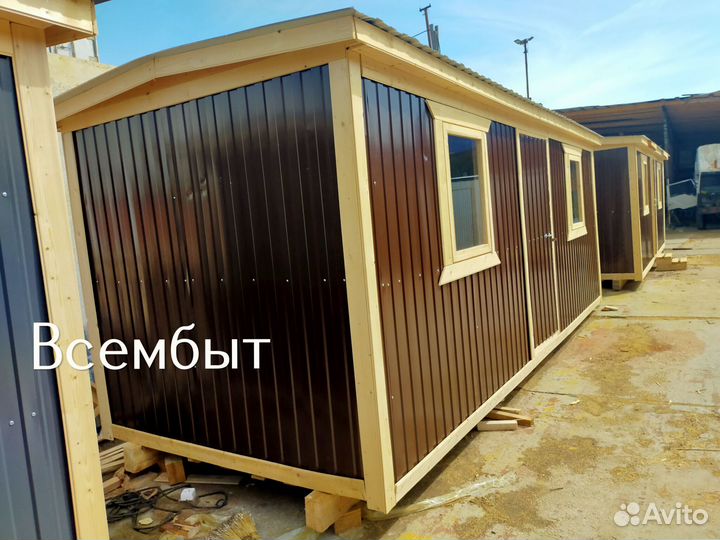 Зимняя бытовка с двухскатной крышей