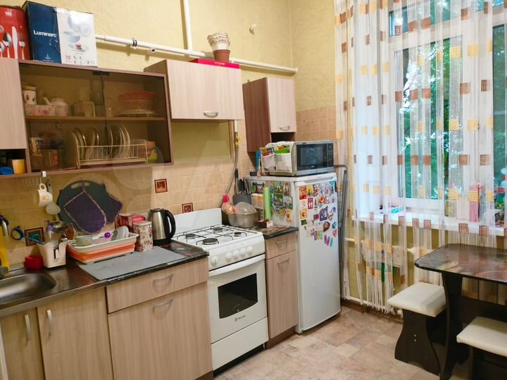 Комната 12 м² в 2-к., 2/4 эт.