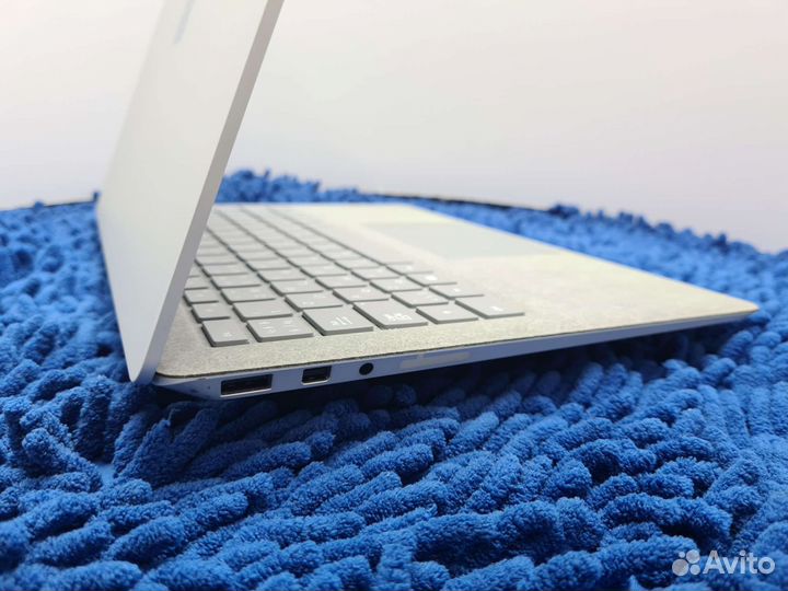 Ноутбук Microsoft Surface Laptop i5 8/256 Touch