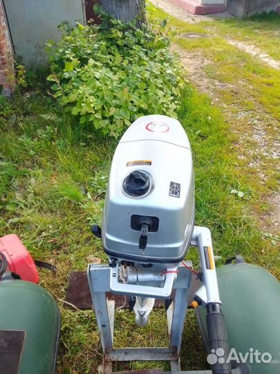 Лодка с мотором