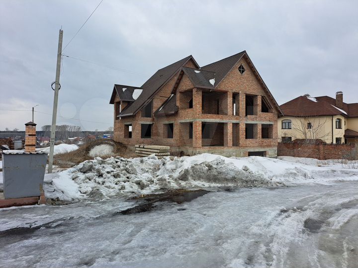 Коттедж 250 м² на участке 12 сот.