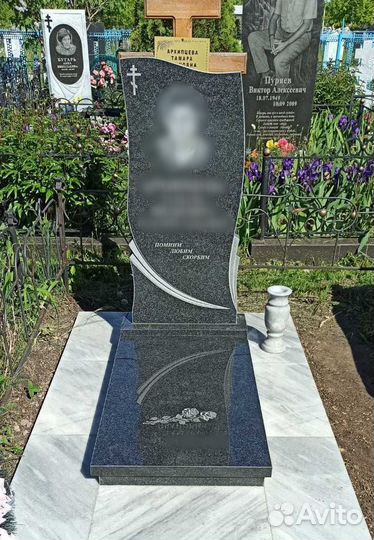 Памятники, надгробия