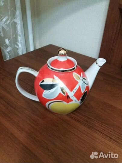 Фарфоровый доливной чайник