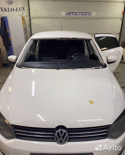 Лобовое стекло VW Polo