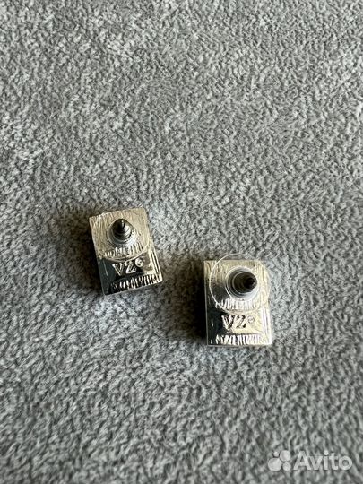 Черные серьги VZ