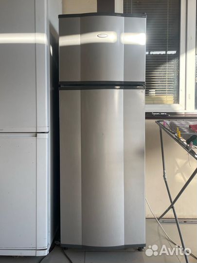 Холодильник б/у whirlpool