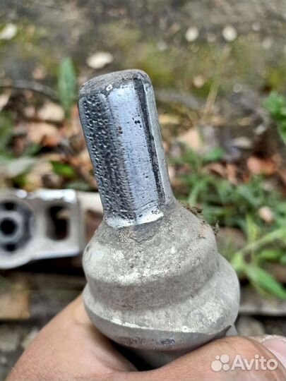 Passat b6 правый передний рычаг