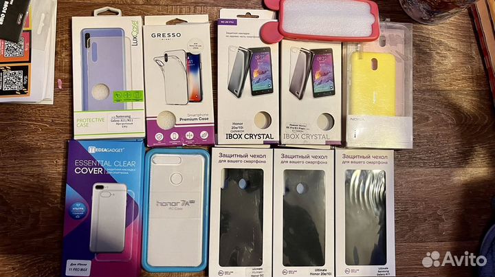 Чехлы на телефон