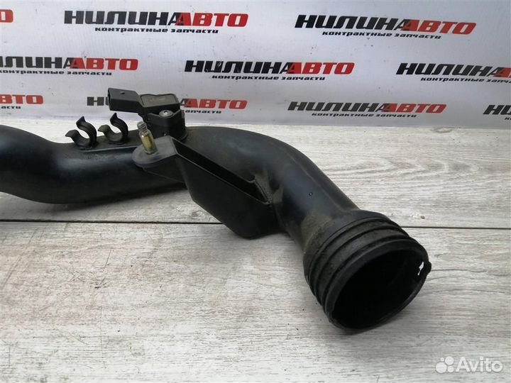 Патрубок интеркулера Ауди А4 Б7 Б6 Ауди А6 С5 Суп