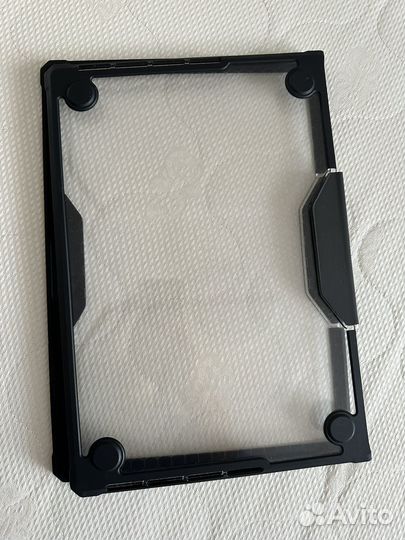 Противоударный чехол UAG для MacBook Pro 16