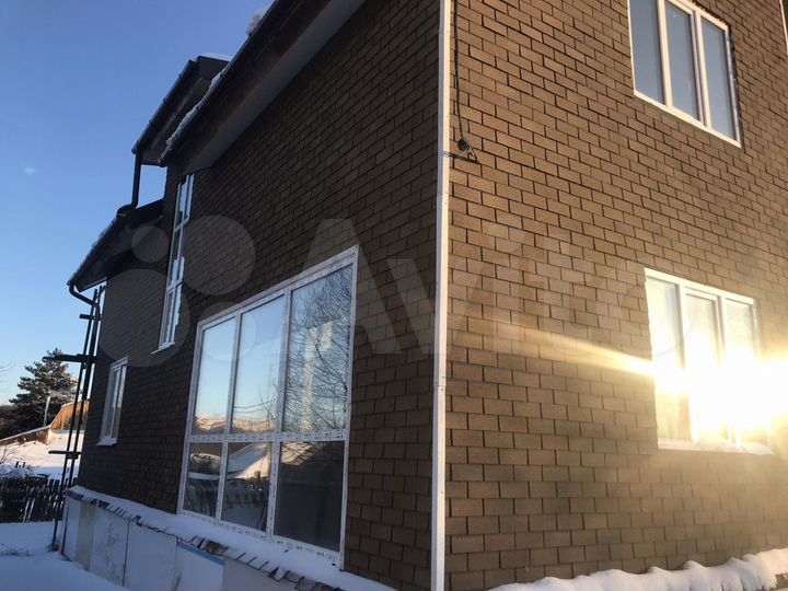 Коттедж 250 м² на участке 10 сот.