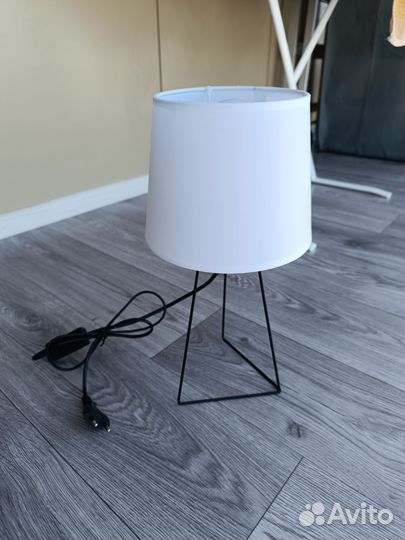 Настольная лампа sinsay