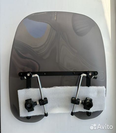 Универсальное ветровое стекло для мотоцикла 47х42