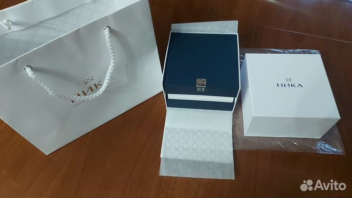 Серебряные часы ника