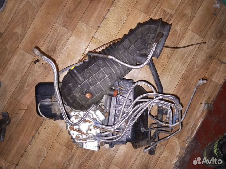 Впускная система Audi 2.3