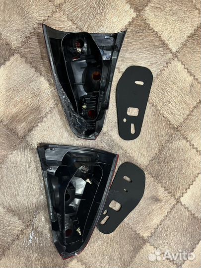 Задний фонарь Renault logan 2004 год