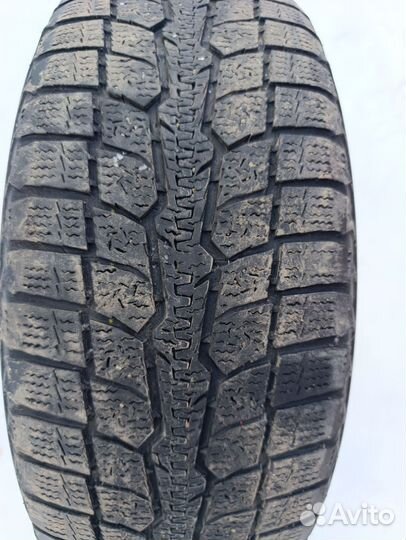 Toyo Observe Ice-Freezer 205/60 R16 98T